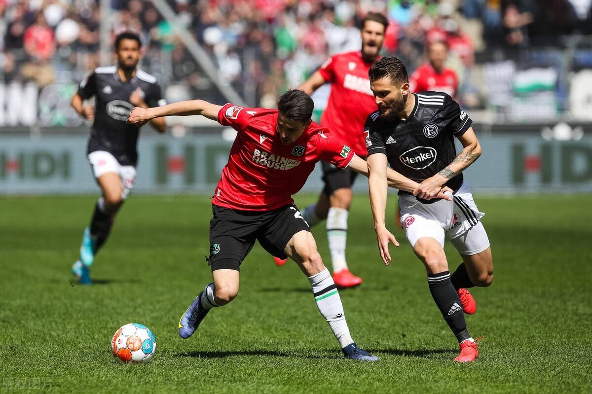 关于凯泽斯劳滕队稳固防守再次取得胜利的信息