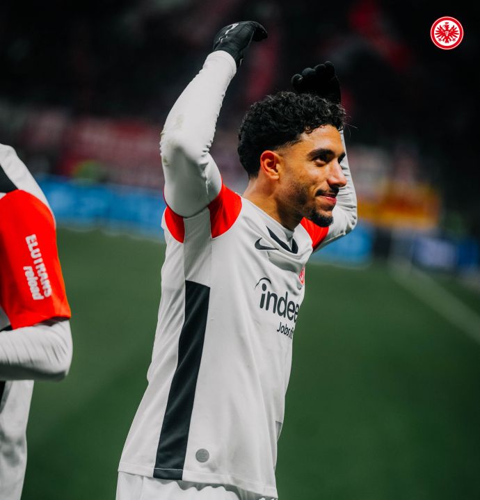 多特蒙德中场助攻破门，帮助球队轻取法兰克福