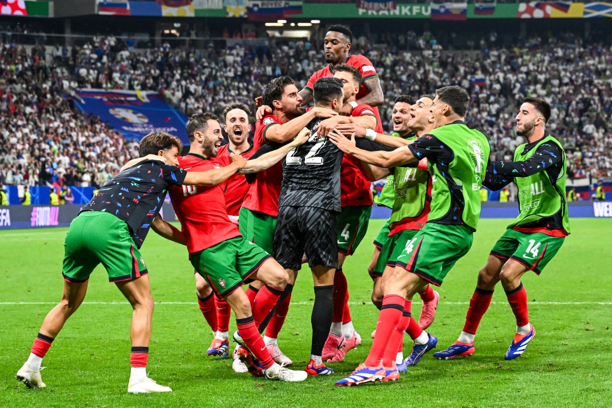 罗马门将扑出点球惊魂瞬间，卫冕距离渐行渐远的简单介绍