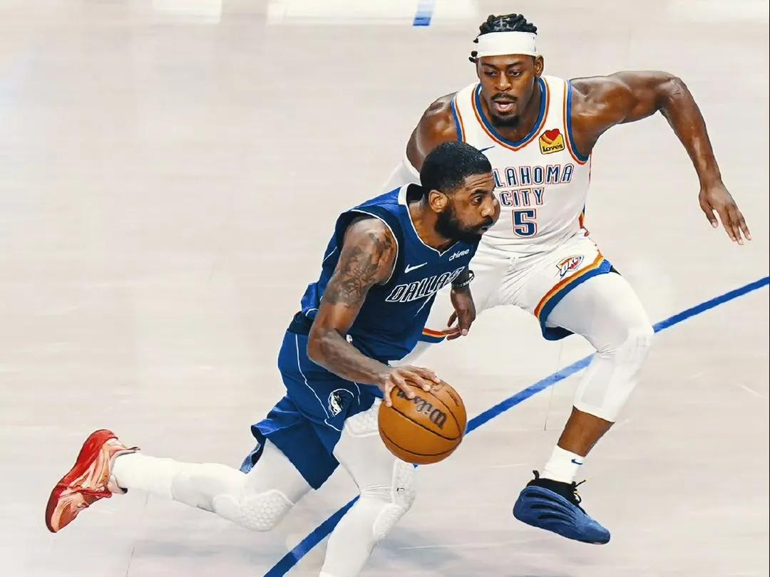 关于篮网B队轻取独行侠，凯尔·库兹马三分雨点燃全场的信息