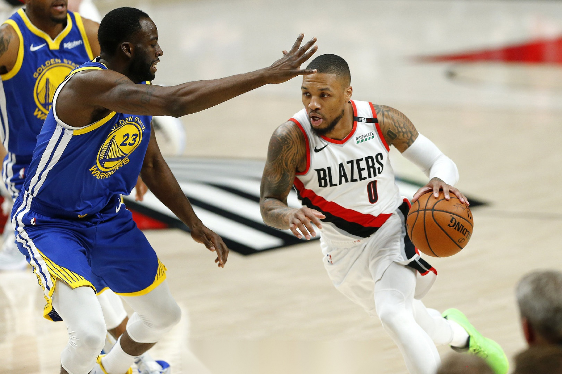 勇士客场逆转，横扫对手实现三连胜的简单介绍