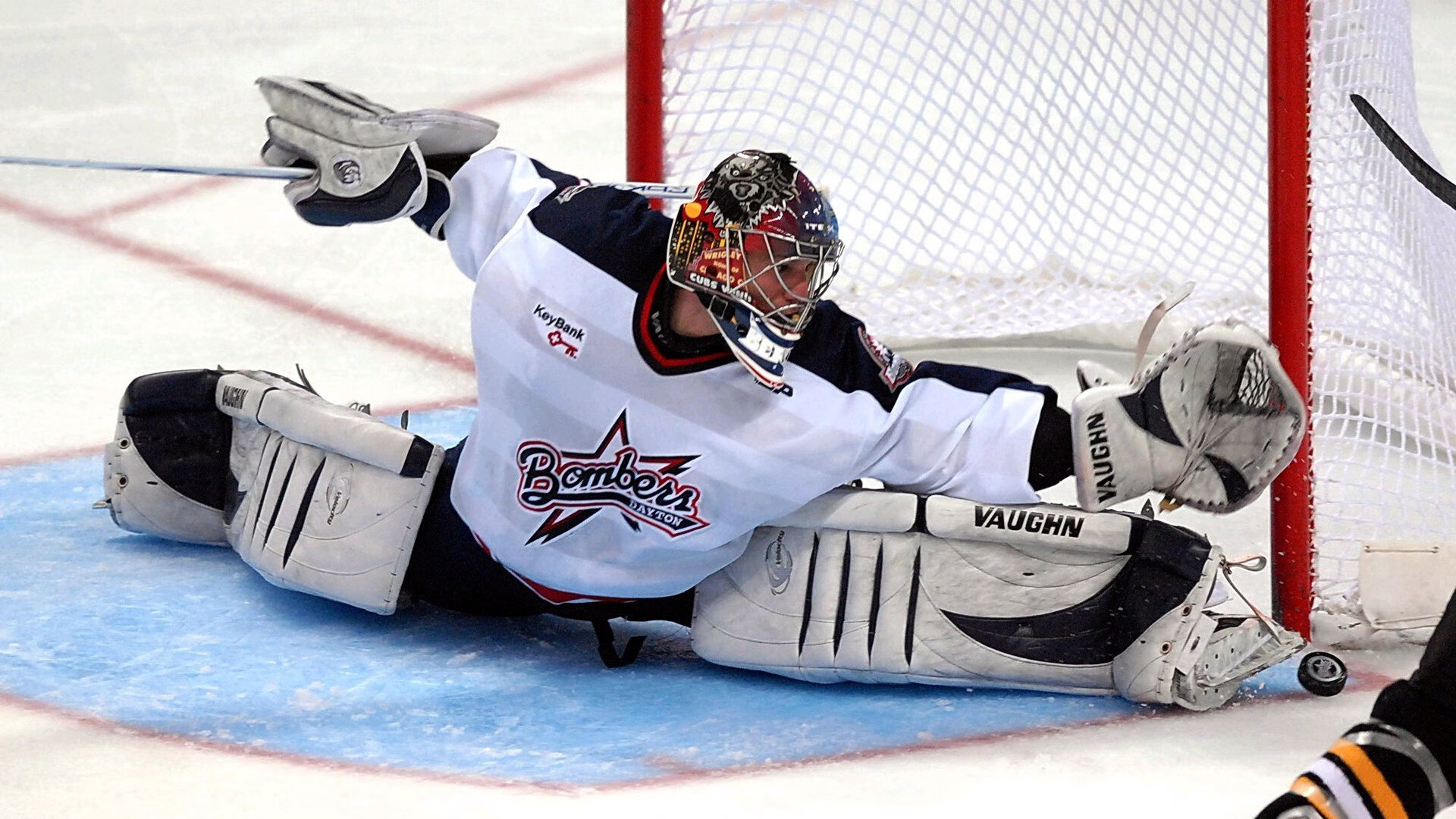 舞台越大越强！范弗利特关键时刻接管比赛，猛龙险胜湖人