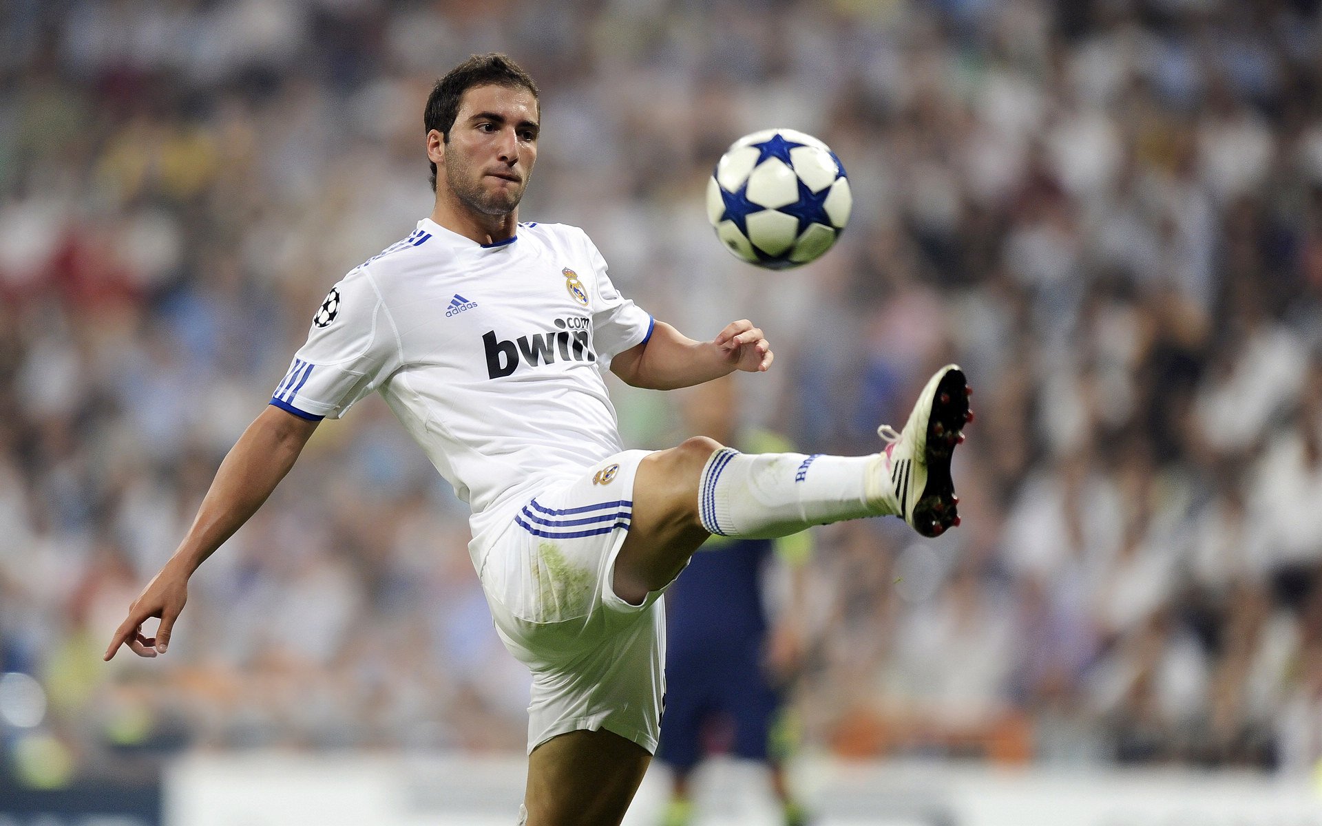 开拓者防守锁死火箭，切特攻防两端统治